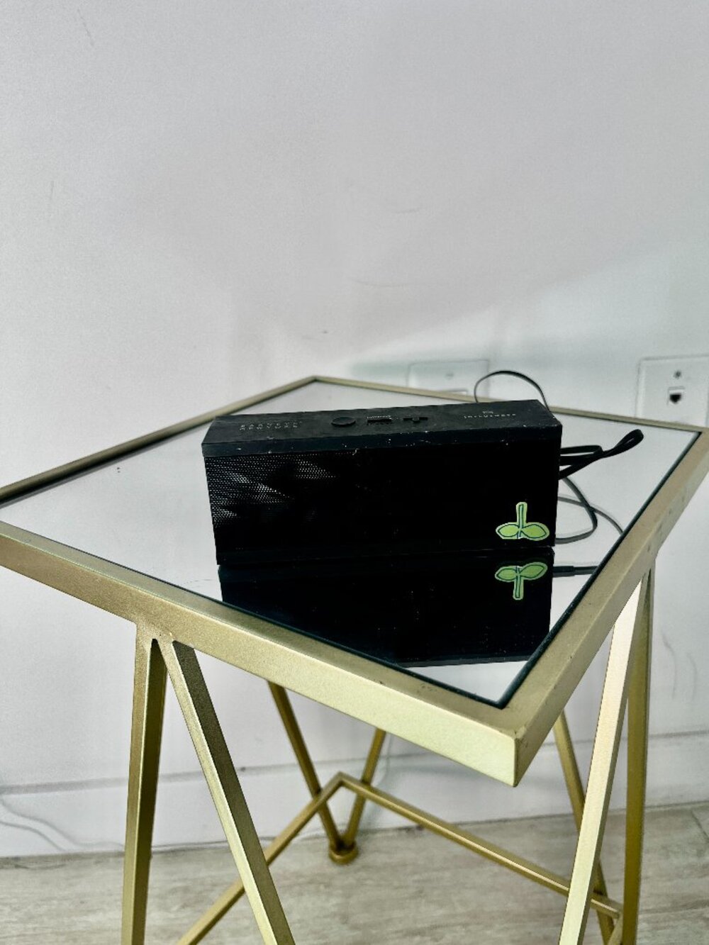 Barneys New York Black Jawbone Influencer Portable Speaker